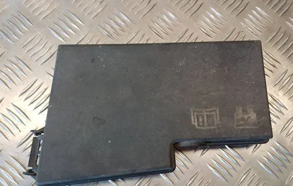 Ford Focus C-MAX Fuse box cover 3M5T14A076AB