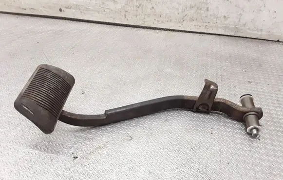 Dodge Nitro Brake pedal 