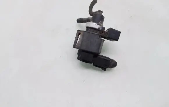 Audi A4 S4 B6 8E 8H Turbo solenoid valve 8E0906628