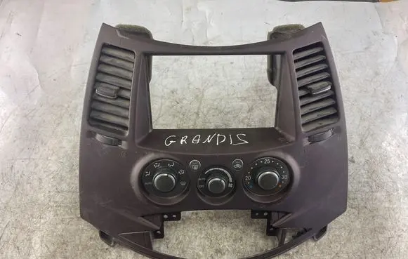 Mitsubishi Grandis Climate control unit Mr958081 Mn134084