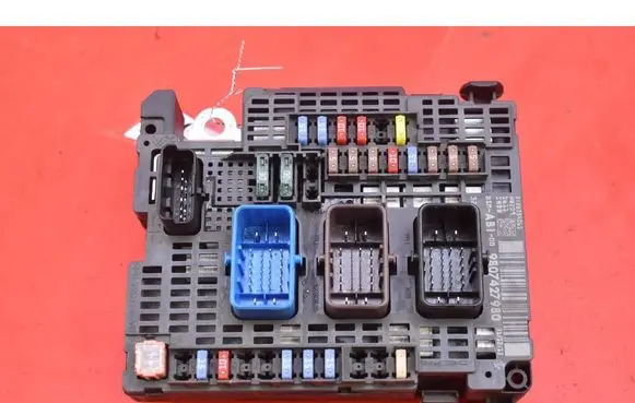 Citroen C4 II Picasso Fuse box set 9807427980