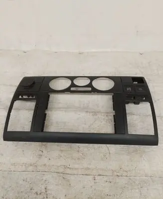 Volkswagen Transporter - Caravelle T5 Radio/GPS head unit trim 7H0857237