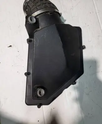 BMW X7 G07 Air filter box 8485628