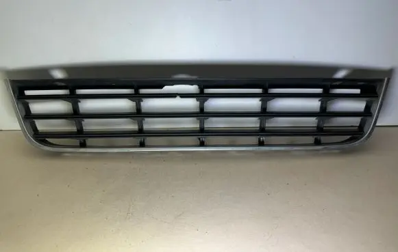 Volkswagen PASSAT B6 Front bumper lower grill 3C0853677