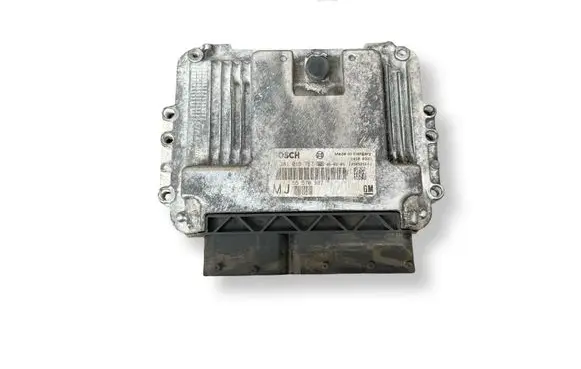 Opel Zafira B Engine control unit/module ECU 0281015767 55570807