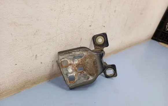 Jeep Grand Cherokee (WJ) Front door lower hinge 55136481AC