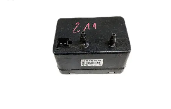 Mercedes-Benz GL X164 Central locking vacuum pump 0008002548