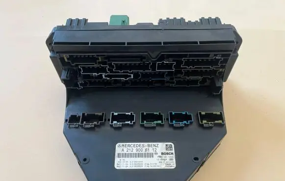 Mercedes-Benz CLS C218 X218 SAM control unit A2129006112 A2129025405