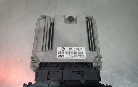 Volkswagen Touareg I Engine control unit/module ECU 070906016AA