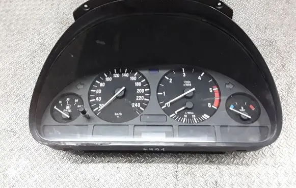 BMW 5 E39 Speedometer (instrument cluster) 8375902