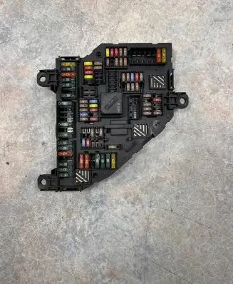BMW 5 F10 F11 Fuse module 9234423 00807573 241010