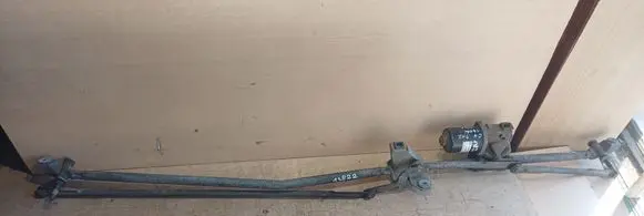Front wiper linkage and motor