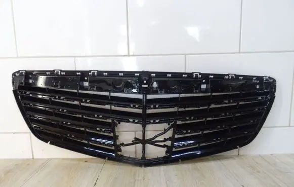 Mercedes-Benz S W221 Front bumper upper radiator grill A2218800583