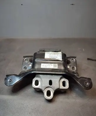 Skoda Superb B8 (3V) Engine mount bracket 3Q0199555H