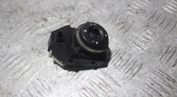 KIA Ceed Wing mirror switch