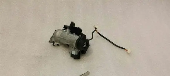Volkswagen Golf VII Ignition lock 5Q0905865