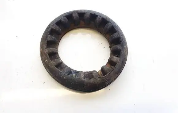 Ford Kuga I Front coil spring rubber mount 