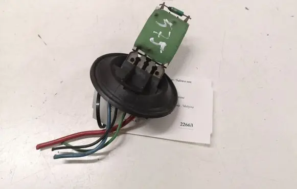 Volkswagen Polo Heater blower motor/fan resistor 12375