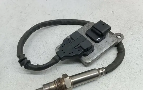 Mercedes-Benz Sprinter W906 Lambda probe sensor A0009053403 5WK96681D 0009053403