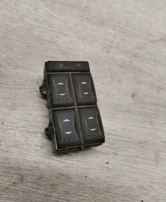 Ford Mondeo Mk III Electric window control switch 03163451