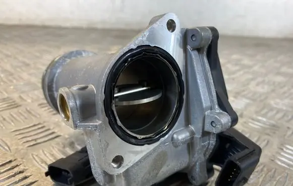 Mercedes-Benz A W176 Throttle valve 161A09287R
