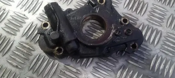 Toyota Avensis T220 Oil pump 