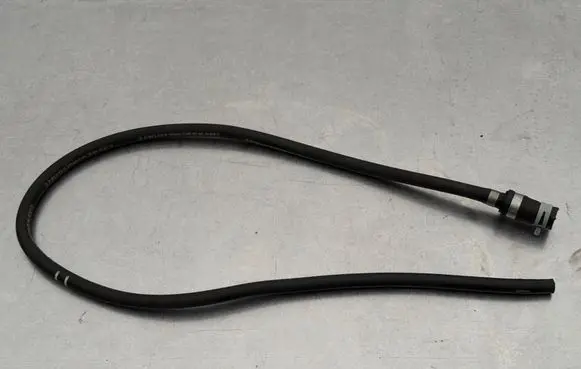 Mercedes-Benz S W220 Engine coolant pipe/hose A2208321294