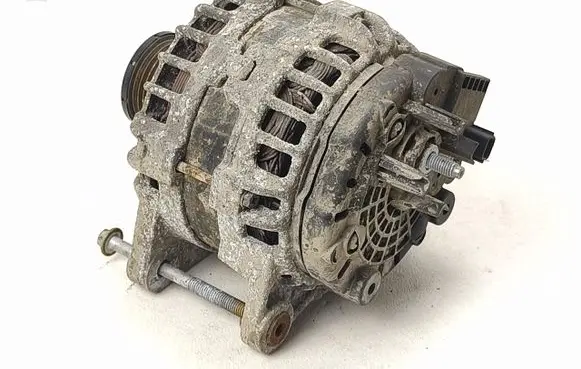 Dacia Duster II Generator/alternator 231001568R 260625HR1129