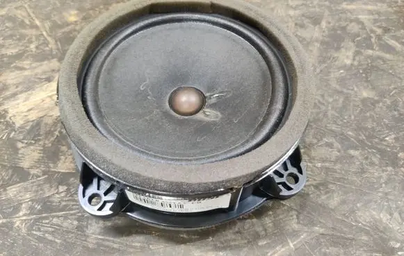 Cadillac SRX Front door speaker 25684702