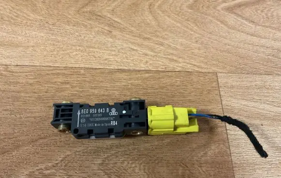 Audi A4 S4 B7 8E 8H Airbag deployment crash/impact sensor 8E0959643B 011498 141105