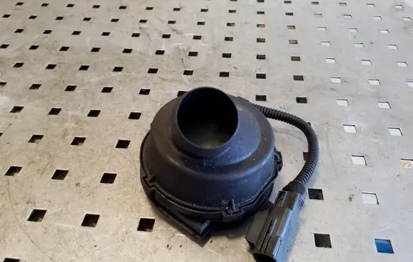 Volvo XC90 Engine control unit/module fan 0130002843
