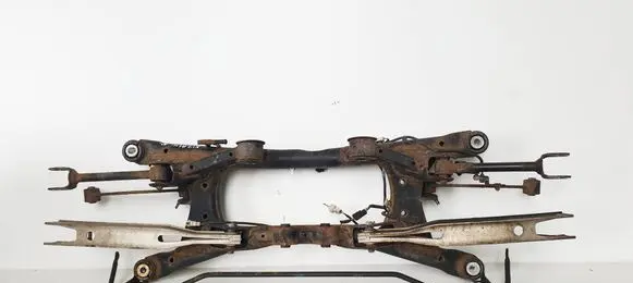 Suzuki Kizashi Rear axle beam 