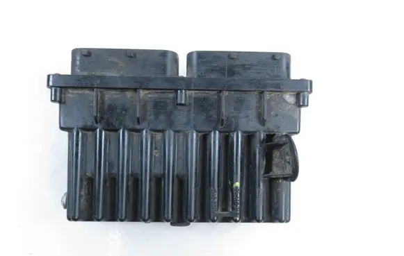 Opel Zafira A Coolant fan relay 24462342