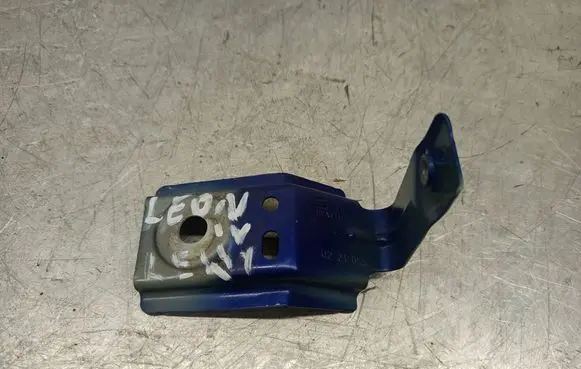 Fender mounting bracket