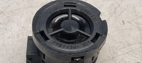 Front door high frequency speaker