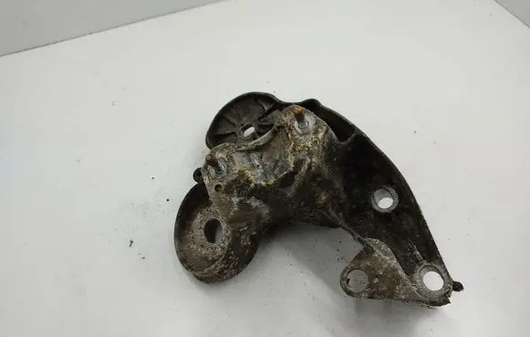 Audi A6 S6 C6 4F Engine mounting bracket 4F0199351E