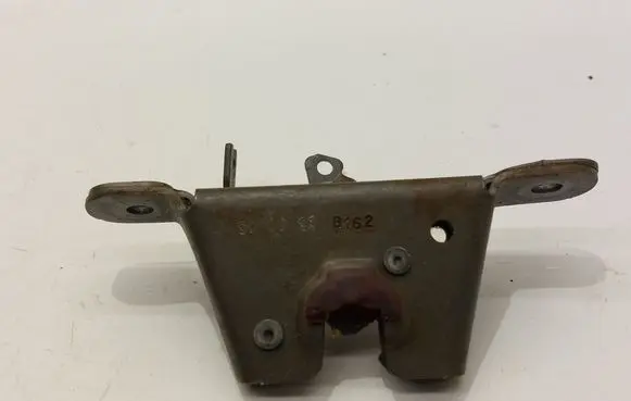 Volkswagen Jetta VI Seat back rest lock catch C51013