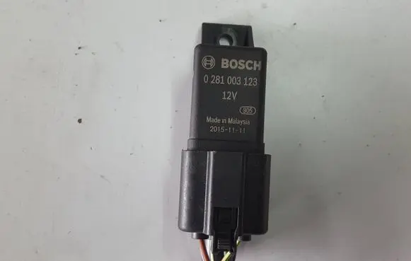 Land Rover Discovery Sport Glow plug pre-heat relay 0281003123