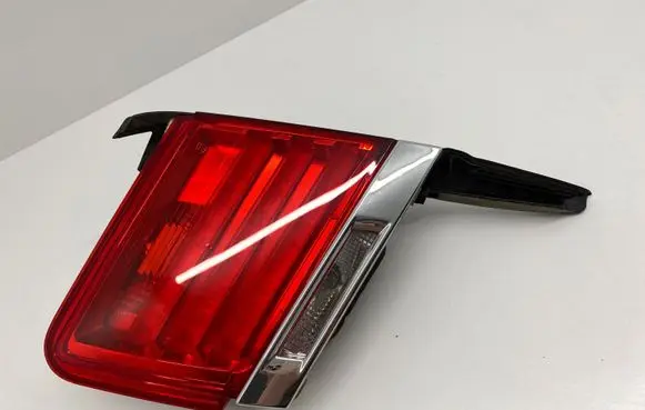 BMW 7 F01 F02 F03 F04 Tailgate rear/tail lights 7182205