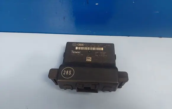 Volkswagen Golf V Gateway control module 1K0907530F 1K0907951