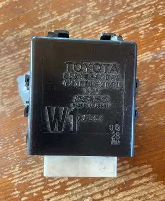 Toyota Prius+ (ZVW40) Window control relay 8594047040