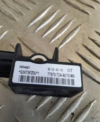 Honda CR-V Airbag deployment crash/impact sensor 77970T2AA010M4 5WK44621