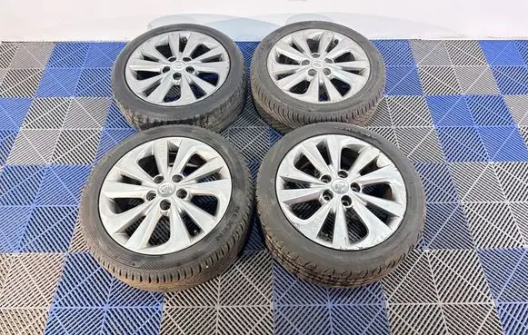 Toyota Auris E180 R17 alloy rim