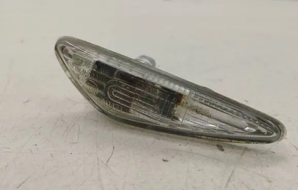 Mazda 6 Front fender indicator light A052889 SAEE203