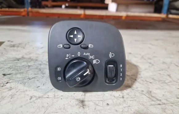 Mercedes-Benz C W203 Light switch A2035450604