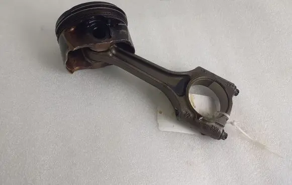 Porsche Macan (95B) Piston with connecting rod