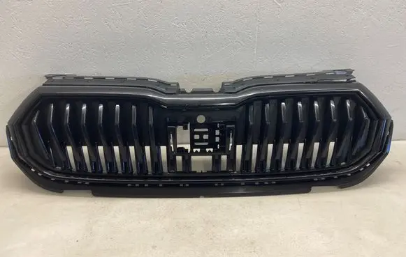 Skoda Octavia Mk4 Front bumper upper radiator grill 6VA853653 08201126013010L