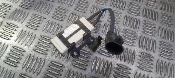 Toyota Corolla E120 E130 Coolant fan relay 
