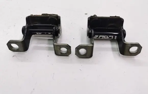 Chevrolet Captiva Loading door hinge set 10D05C1