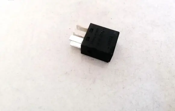 Mitsubishi Carisma Other relay MB953382 021212A